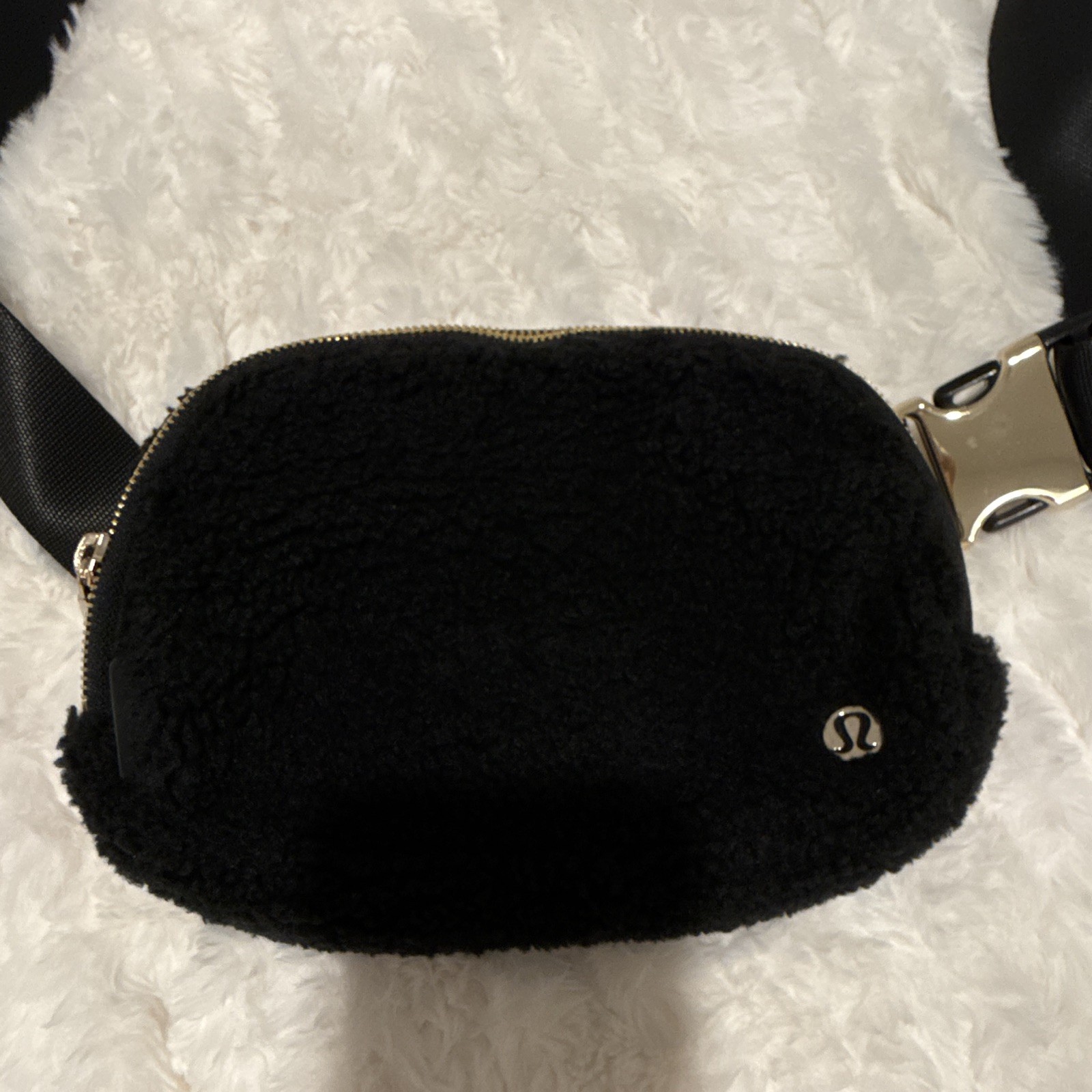 Lululemon Everywhere FLEECE Belt Bag – Black – Sherpa