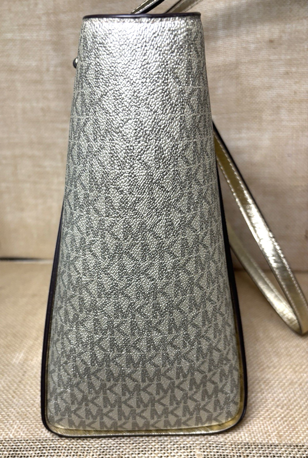 NWT Michael Kors Taryn Large Metallic Tote Pale Gold Signature Side Pannels
