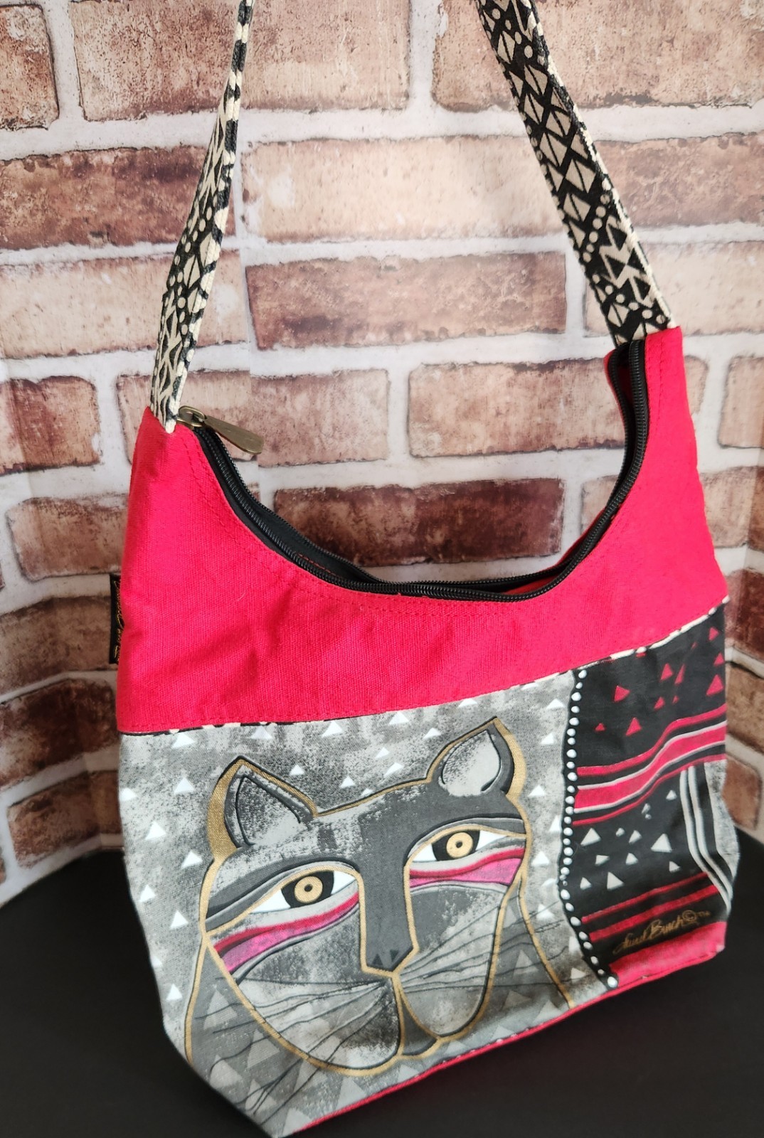 Laurel Burch Canvas Hobo Shoulder Bag Whimsical Cat Folk Art Red Gray Clean