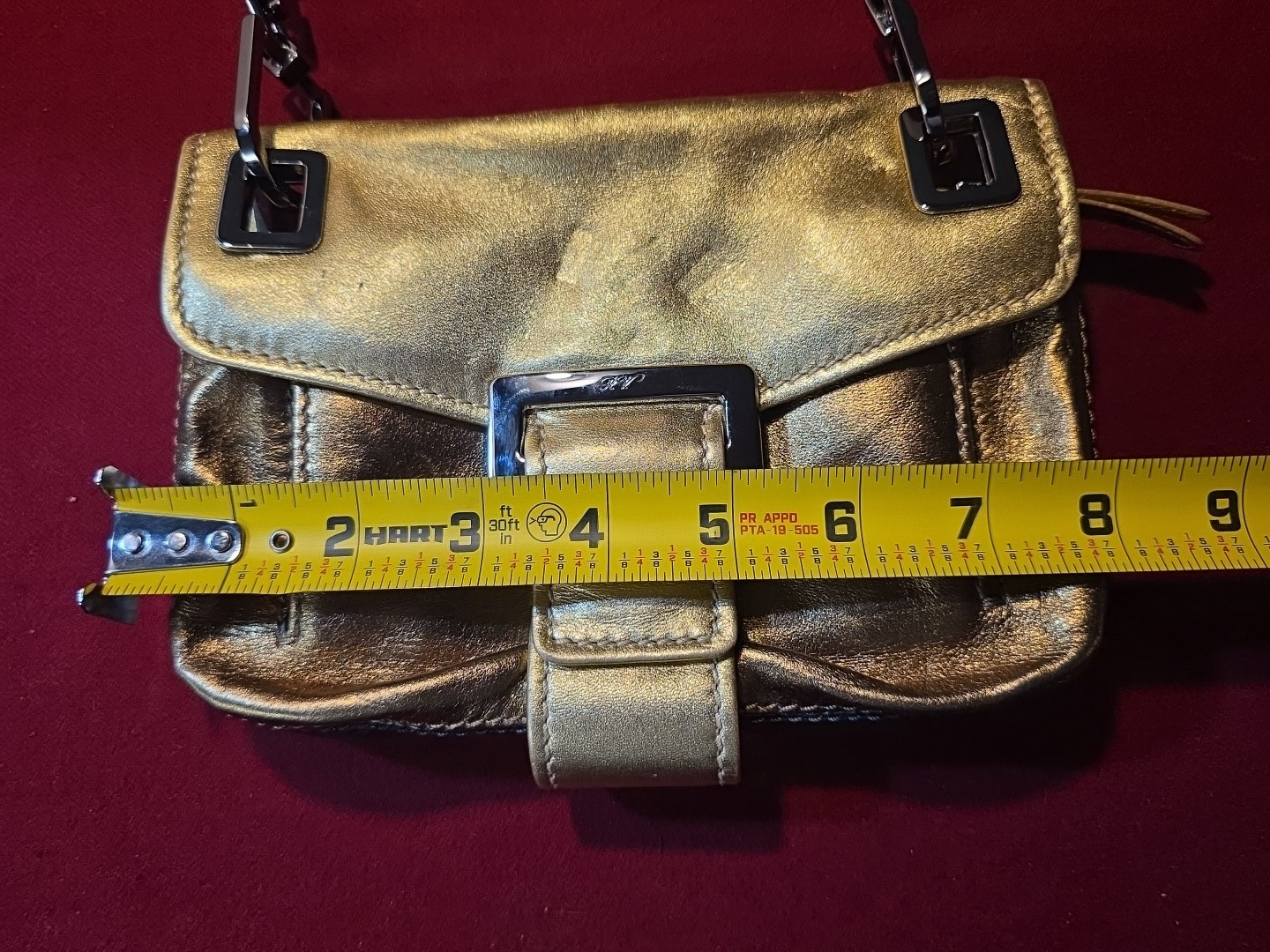 Roger Vivier Gold Leather Shoulder Bag Chrome Chain Italy Gorgeous Sophisticate