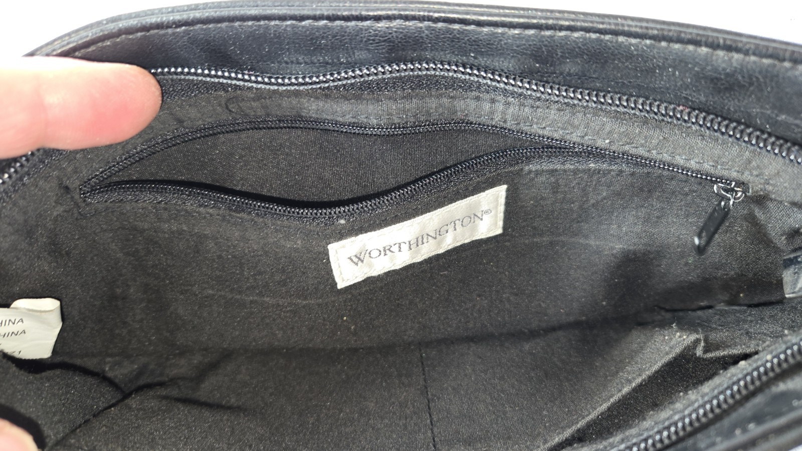 Worthington Black Leather Wristlet Shoulder Bag Convertible Strap Zip Purse