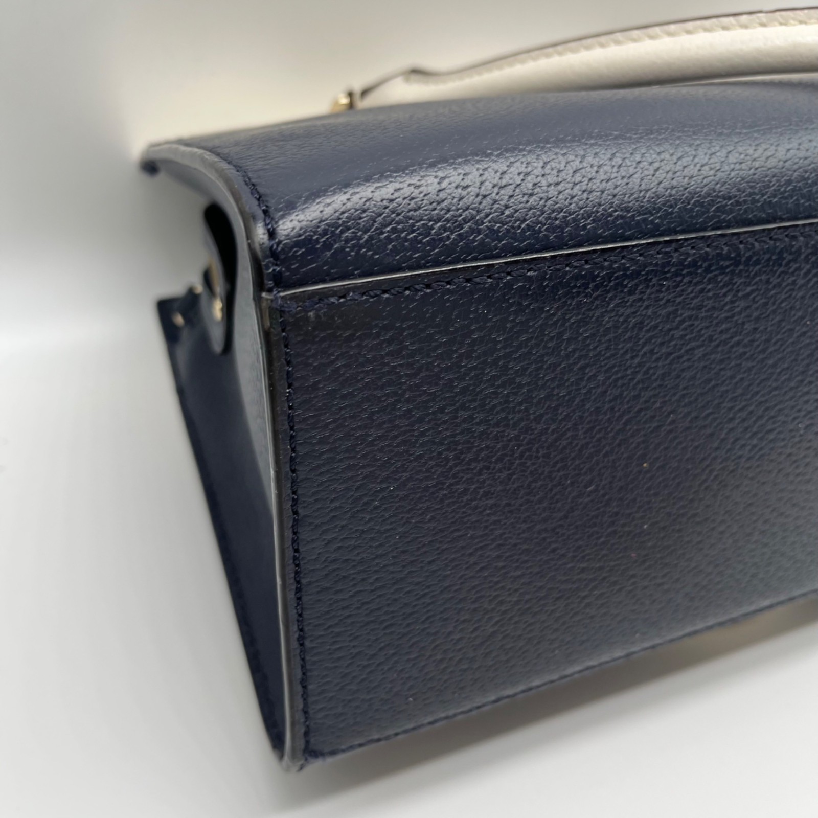 Kate Spade Navy And Cream Leather Grove Street Caley Shoulder Bag