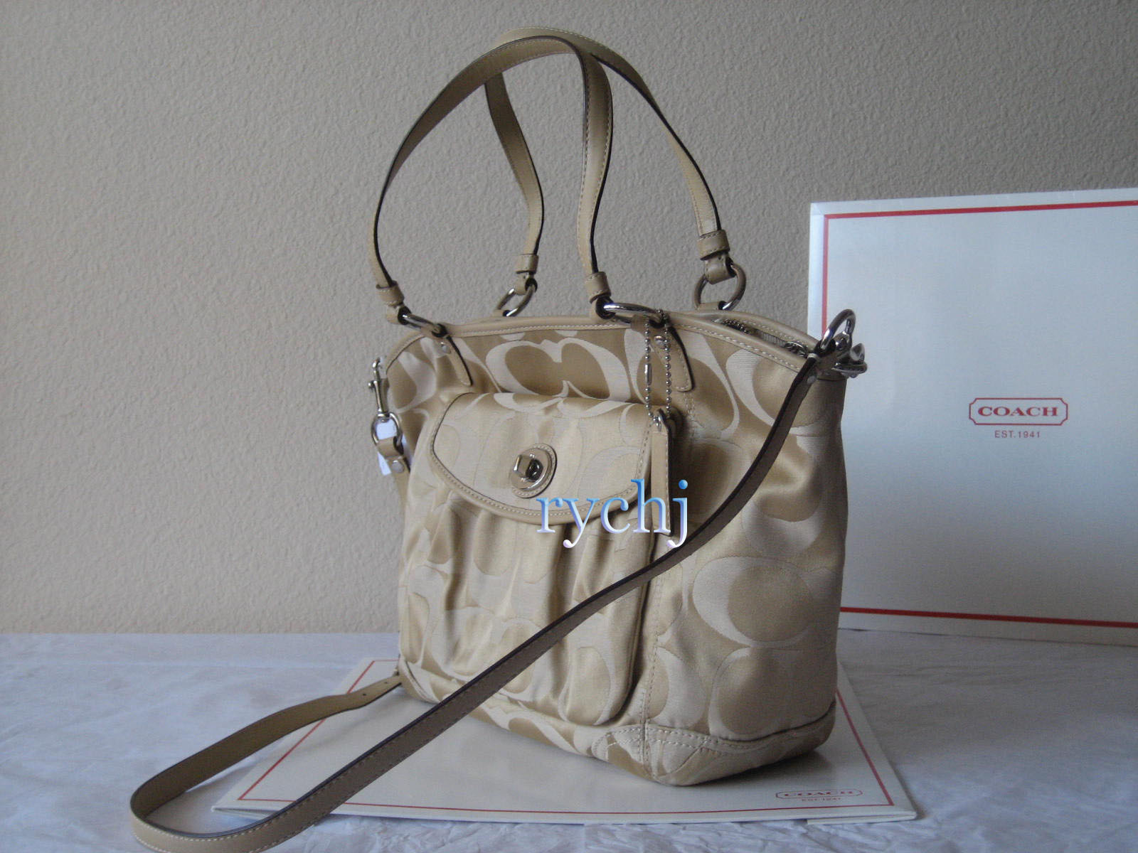 NWT COACH SIGNATURE LEAH TOTE KHAKI F13139