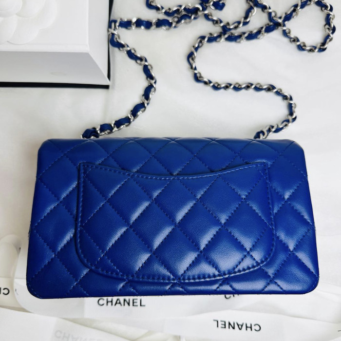 Chanel Mini Matelasse 20 Crossbody Bag A69900 Blue Shoulder Purse Woman Auth New