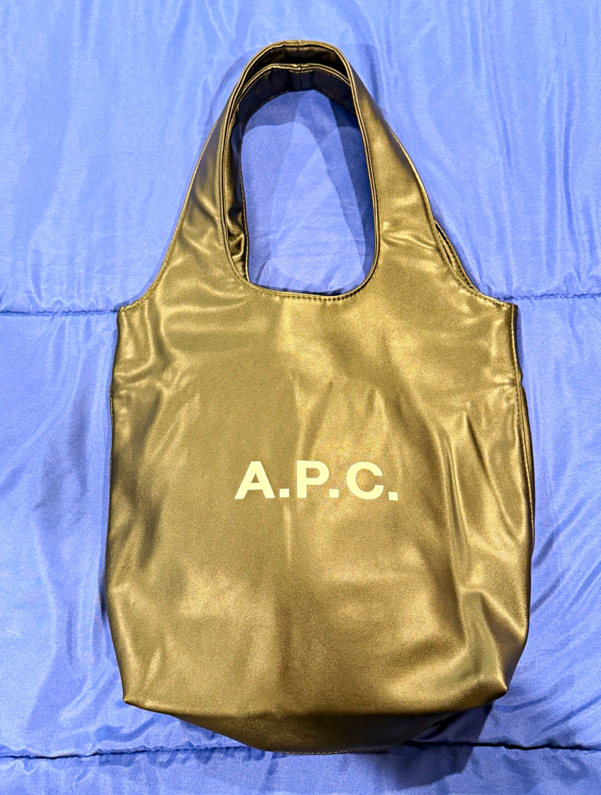 A.P.C. Rue Madame Paris Black Solid Tote Bag Top Handle Logo Women