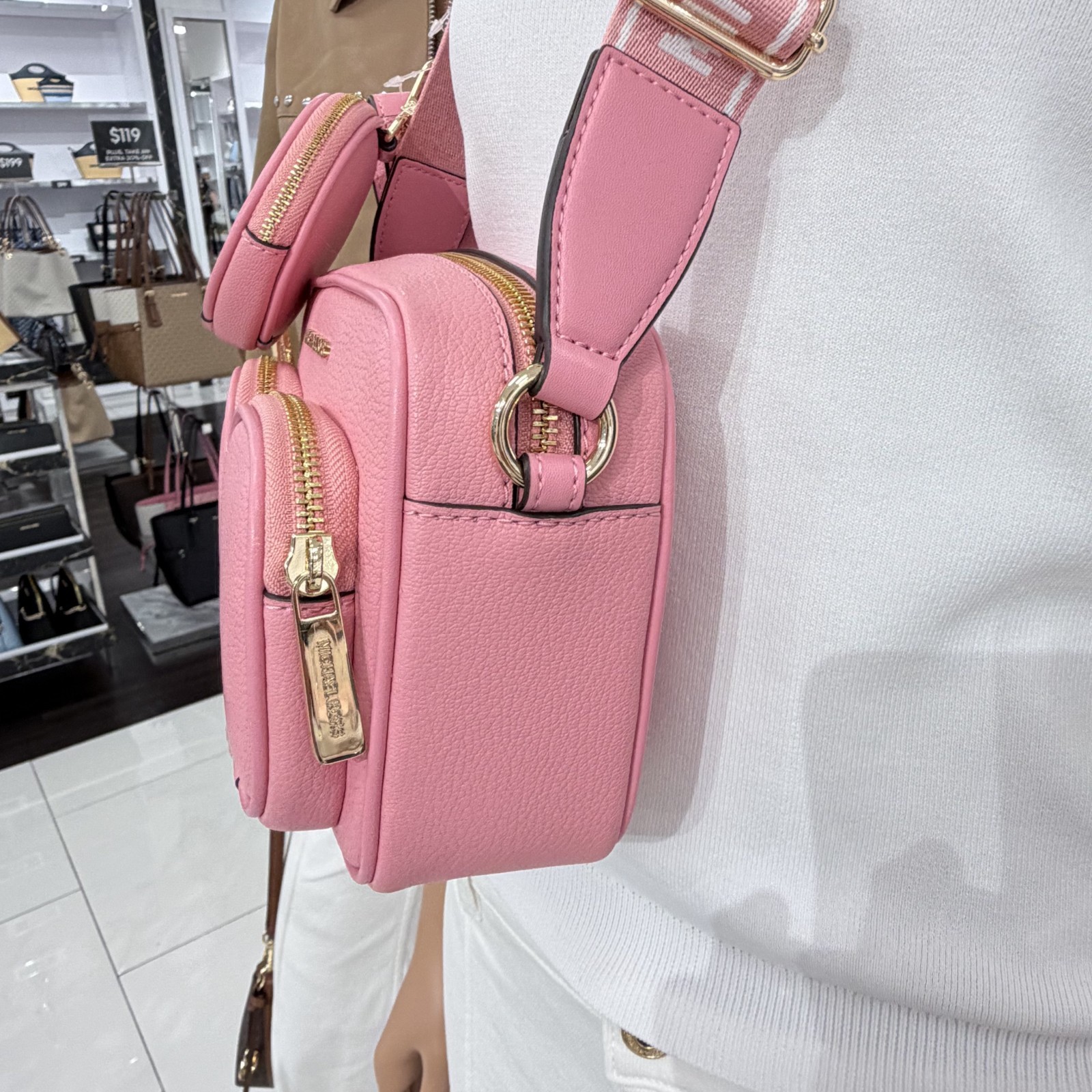 Michael Kors Jet Set 3in1 MD Crossbody with Tech Attached Leather Carnation