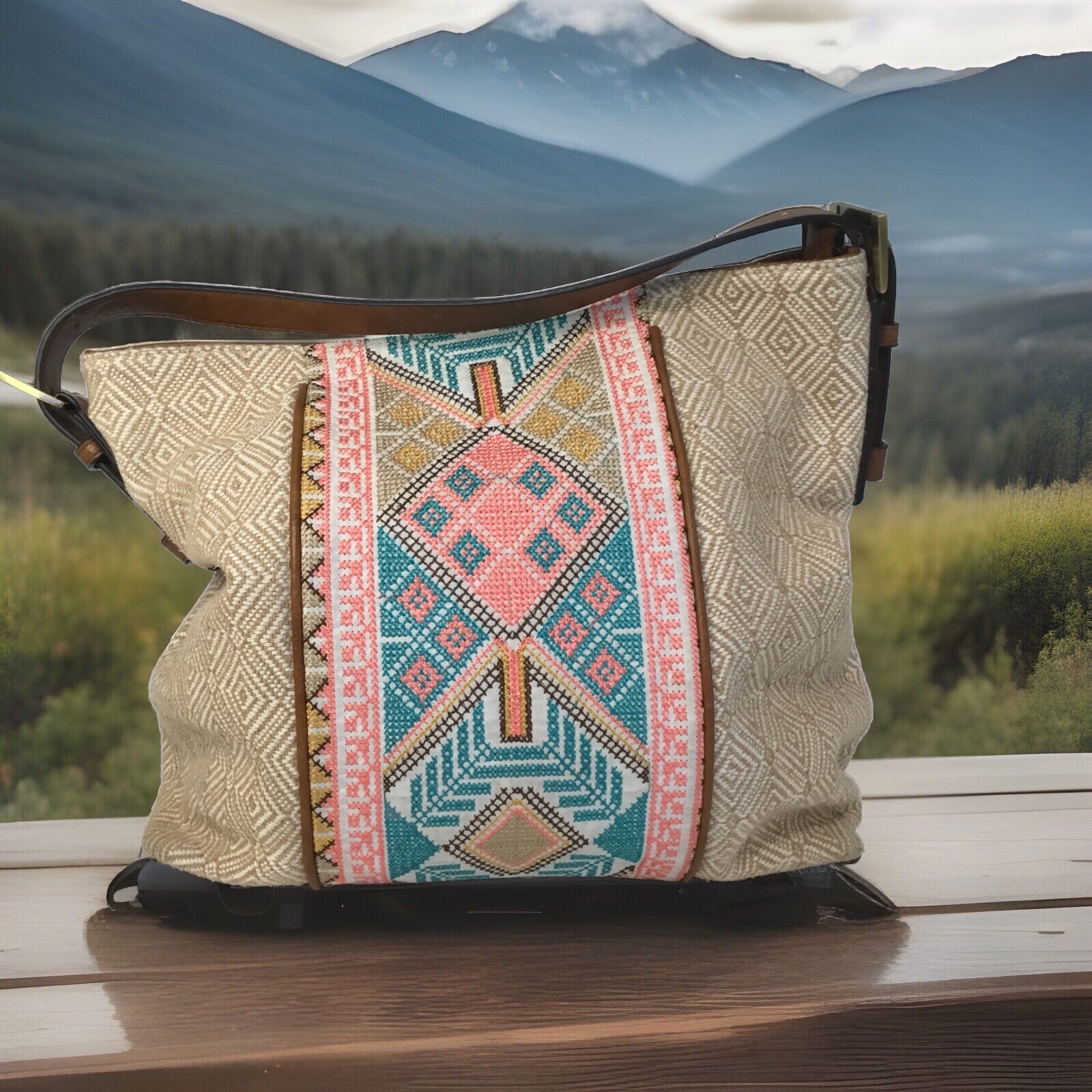 Jen & Co. Izzy Shoulder Bag/Purse Aztec Style Approximately- 12”H x 16”W x 5.5”D