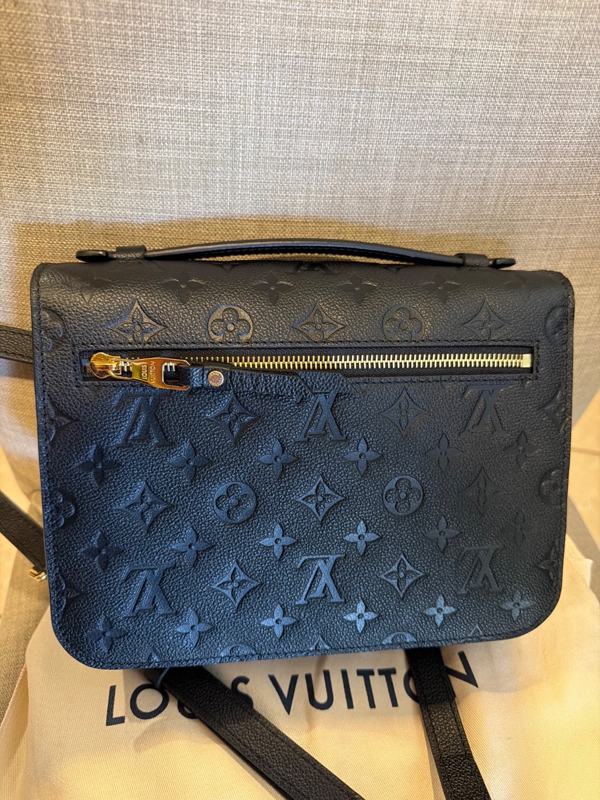 Louis Vuitton Pochette Métis Crossbody Black Leather