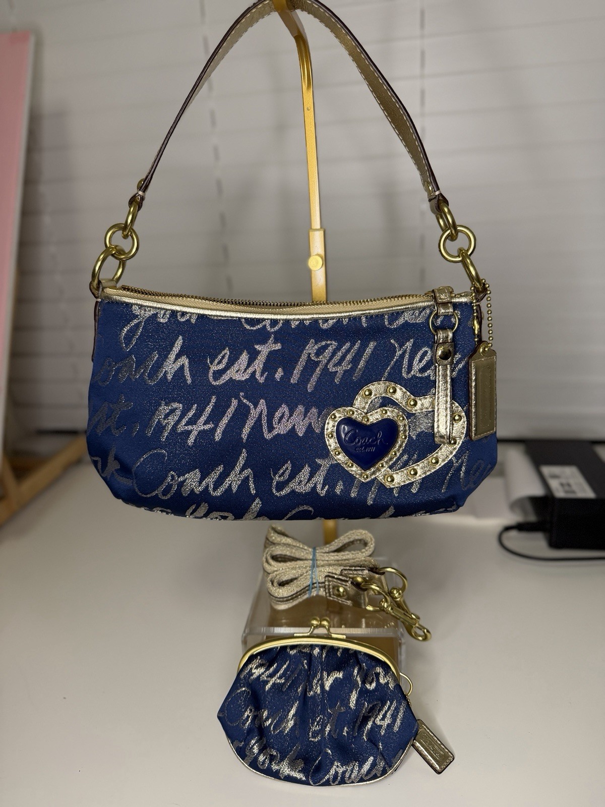 Coach Poppy Shoulder Bag w/ Kiss Lock Coin wallet