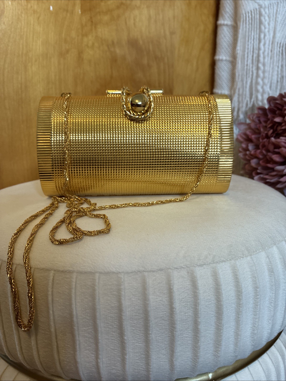 Women’s Gold Tone Hardshell Cylinder Textured Clutch / Purse w/Chain Strap