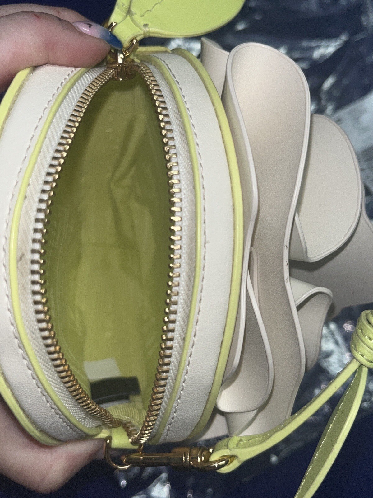 Kate Spade Flora Patent Leather 3d Wristlet Cream Flower Bag New