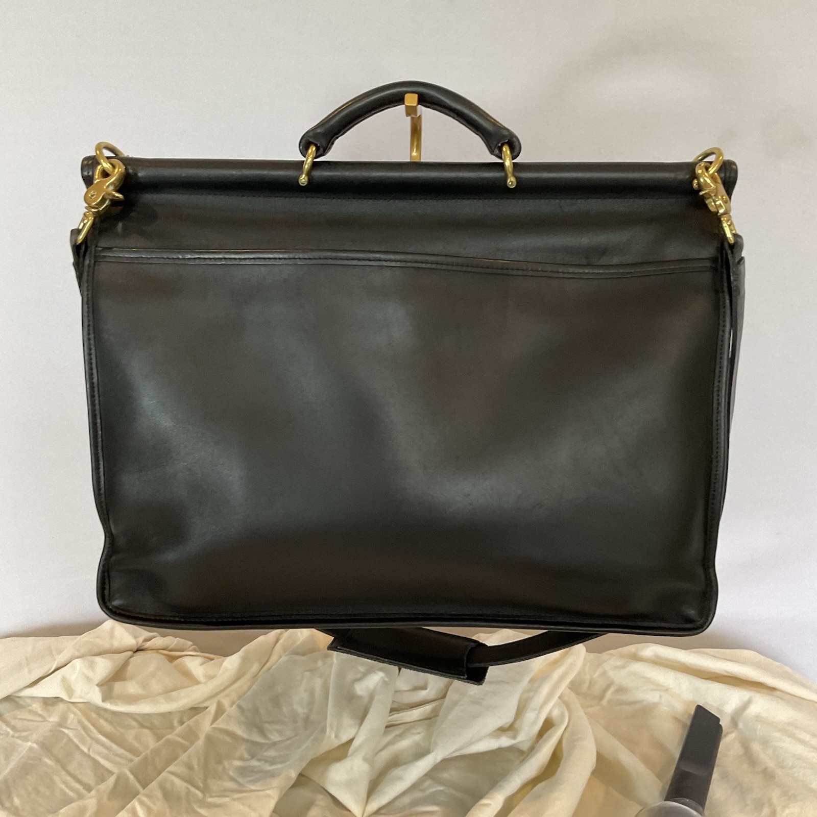 Authenticated Vintage Coach Metropolitan briefcase Blk glove tanned leather USA