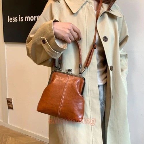 Elegant Kiss Lock Shoulder Bag Large Capacity Retro Chinese Style Crossbody Bag