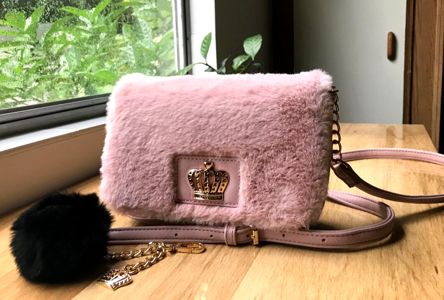 Juicy Couture Fluffy Faux Fur Crossbody Purse Powdery Pink Gold Crown &Key Clip