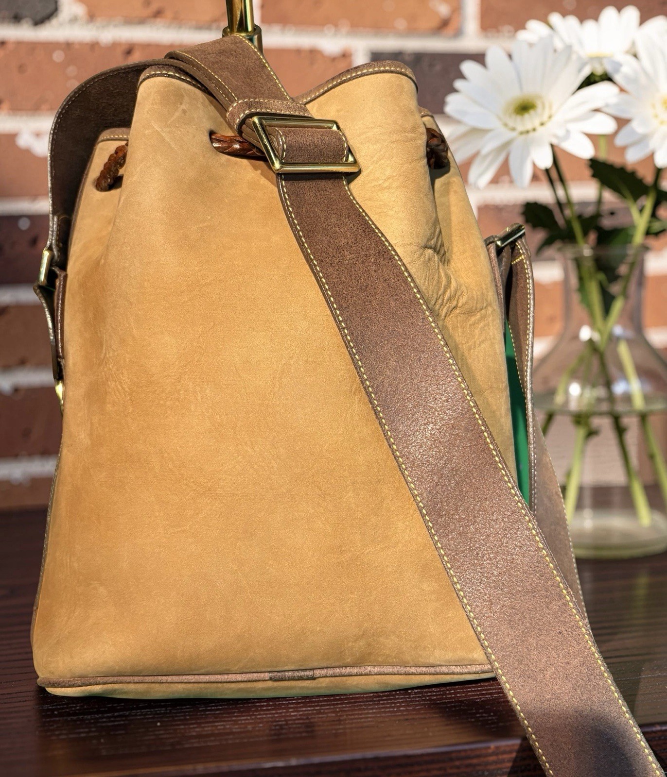 Dooney Bourke Vintage Saddle Tan Brown Bucket Drawstring Sac Bag Nubuck Leather
