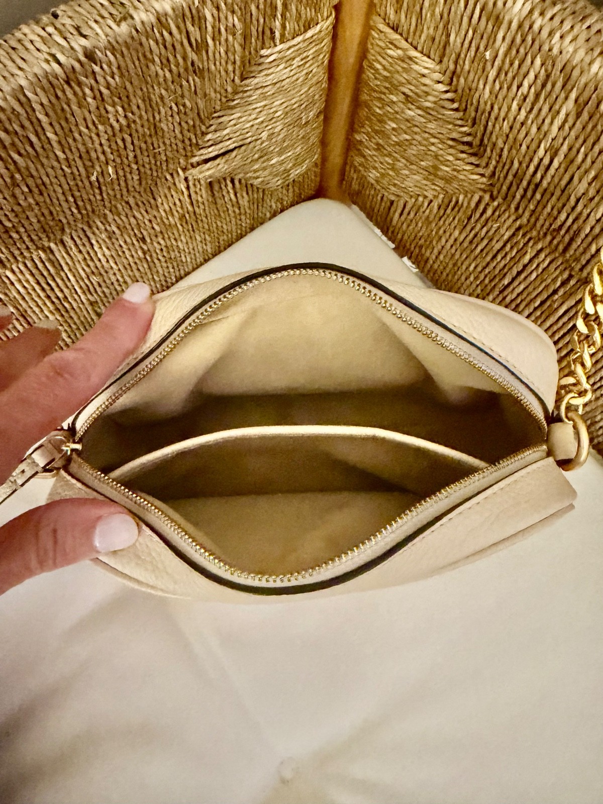 Tory Burch McGraw Pebbled Leather Camera Crossbody Bag Ivory/Cream Gold Chain