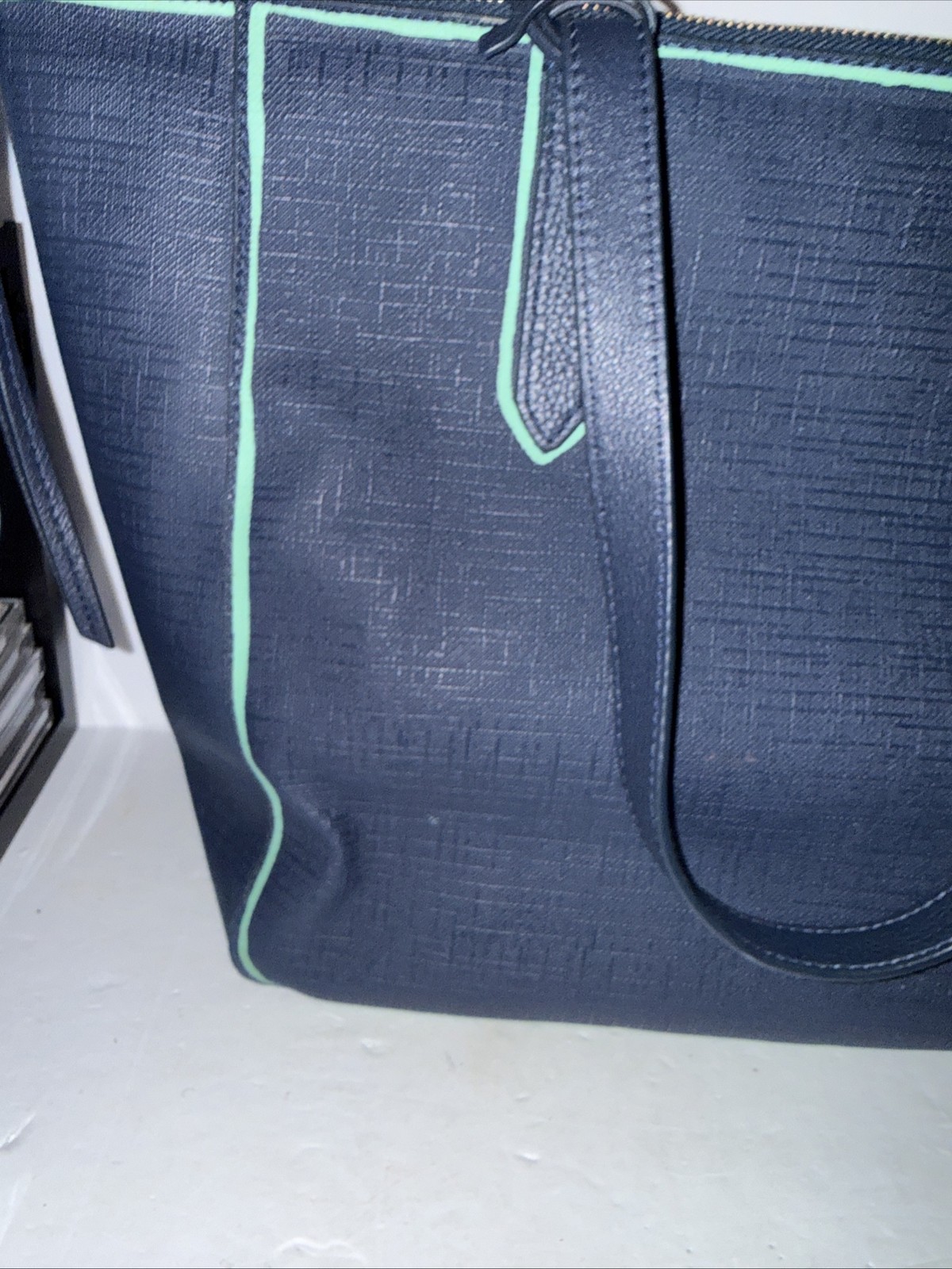 Fossil Sydney Tote Navy With Lt Green Piping Zip 11”