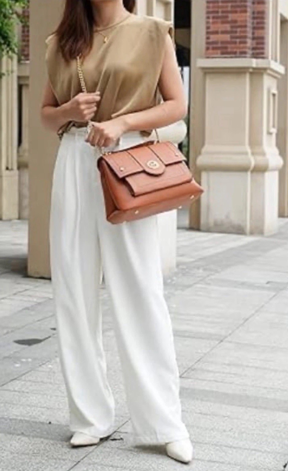 Elegant Brown Crossbody Handbag Gold Chain Strap Multi Pocket Shoulder Purse