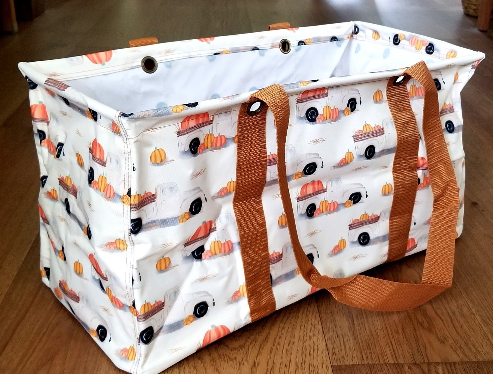 New in Package Thirty One LARGE Utility Tote Pumpkin Pickup Thanksgiving Fall 31