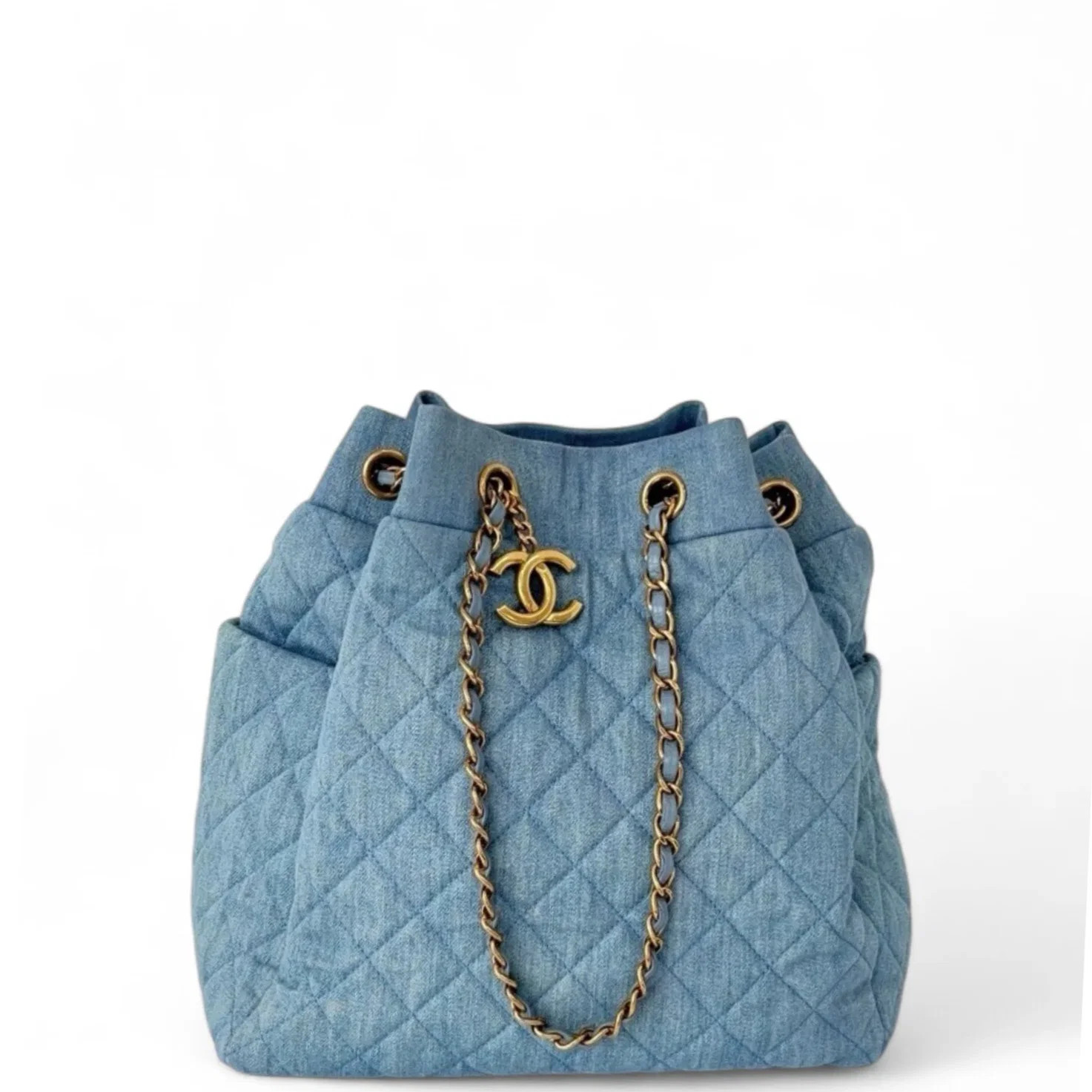 Chanel Quilted Bucket Light Blue Denim (pa071226a4r)