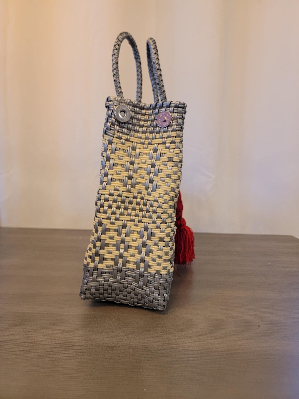 Mexican Handwoven Medium Recycled Plastic Beach Bag / Tote
