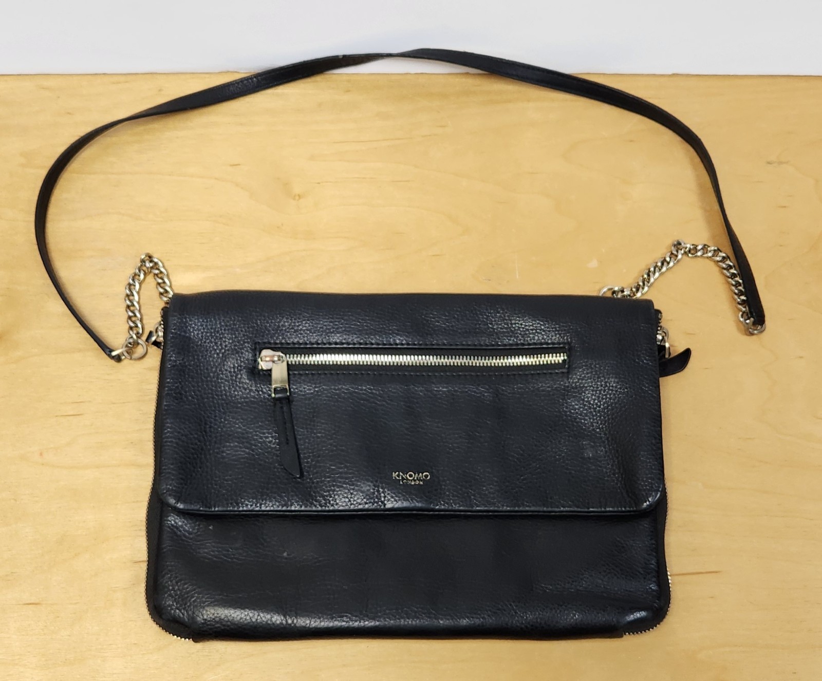 Knomo London Elektronista 10″ Leather Digital Clutch Crossbody Bag Black