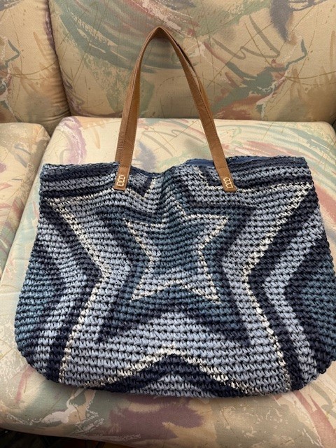 WOMEN’S WOVEN BLUE TOTE, STARS DESIGN / HANDBAG, SHOULDER STRAP – GENTLY USED