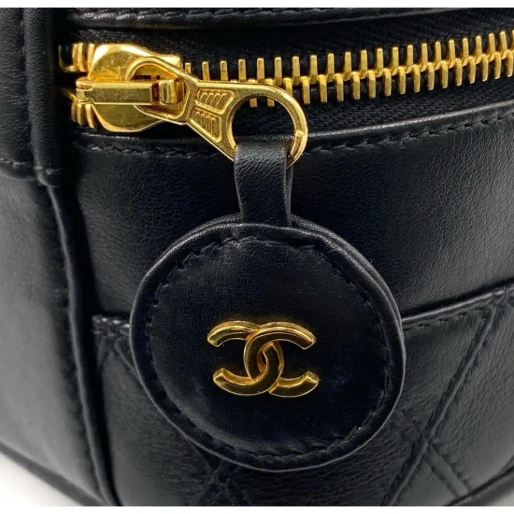 Authentic Chanel Black Lambskin Quilted Vanity Cosmetic Case Train Case Gold HW