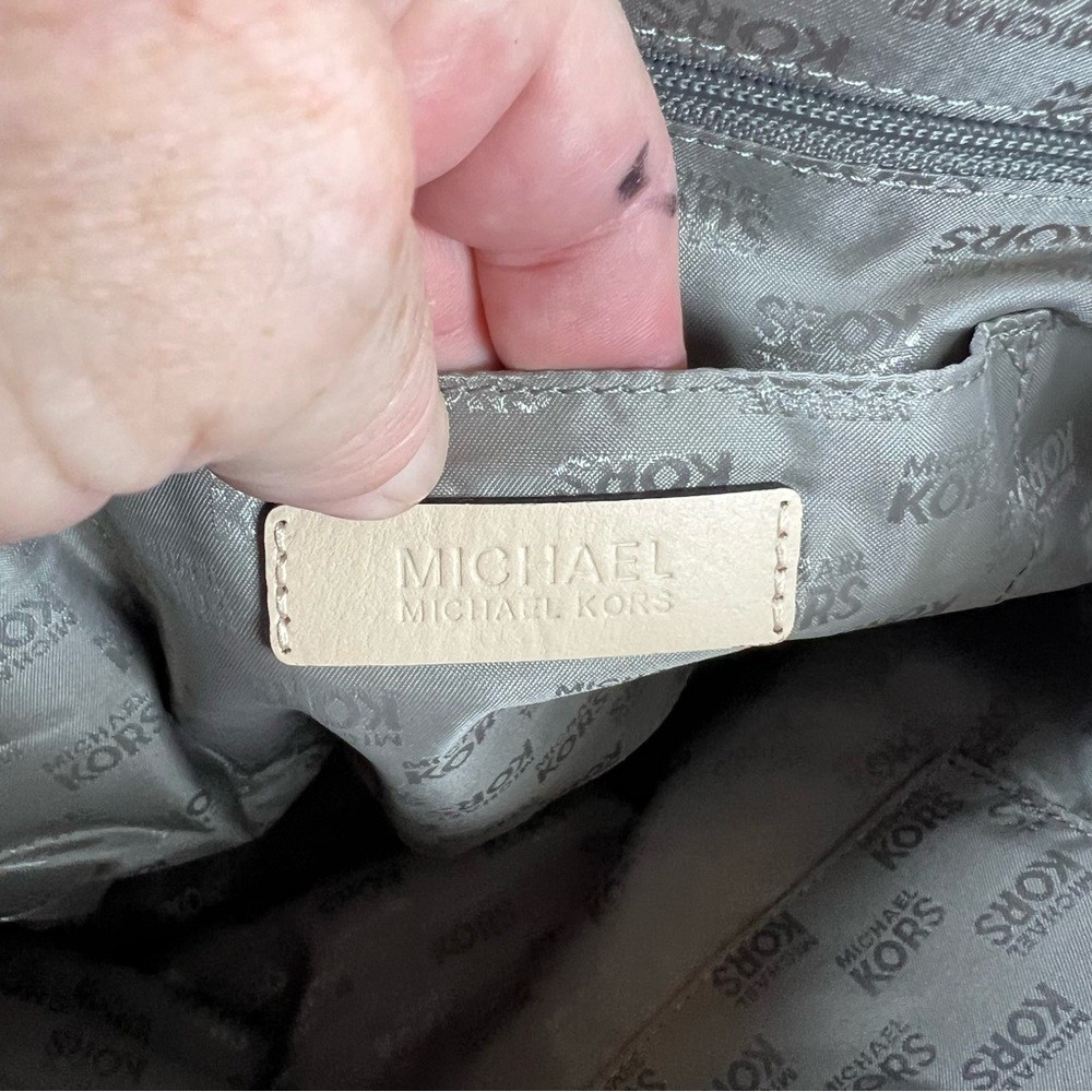 MICHAEL Michael Kors Jet Set Khaki/Gray Python Effect Leather Tote w/ DustbagNWT