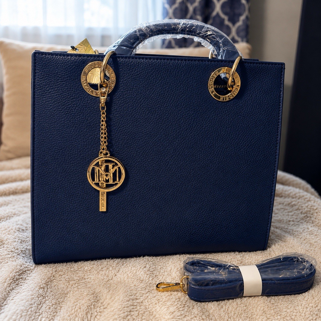 NWT Studio Badgley Mischka Navy Pebbled Tote Bag Gold Hardware Crossbody Strap