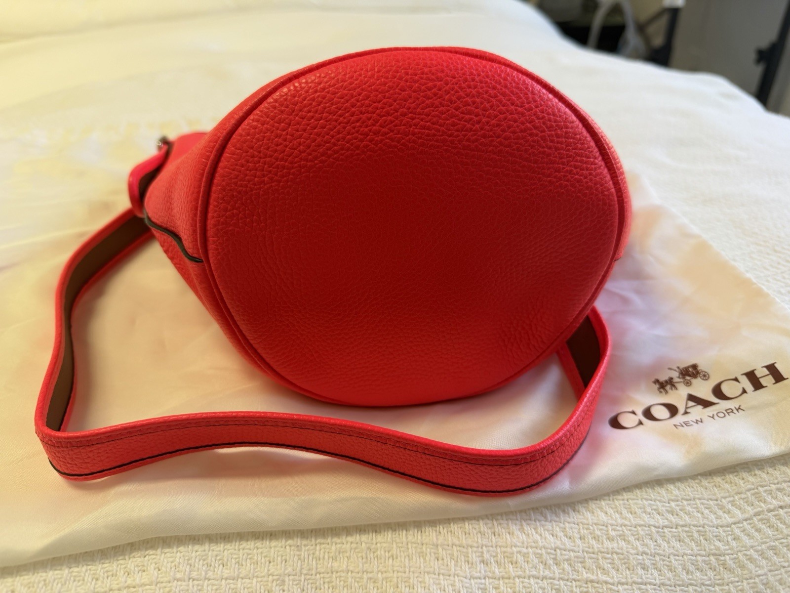 Coach Red Pebbled Bucket Crossbody Bag Zip Closure Adjustable Strap Dust Bag