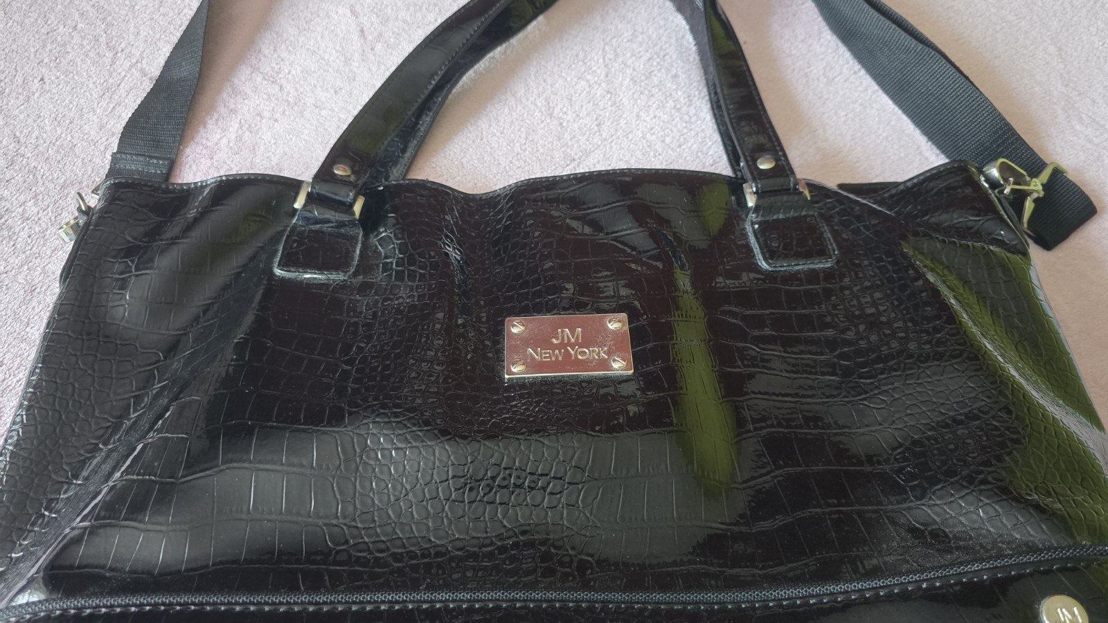 New JM New York Blck Bag/Purse/Padded Tote, shoulder strap, inner pockets, case