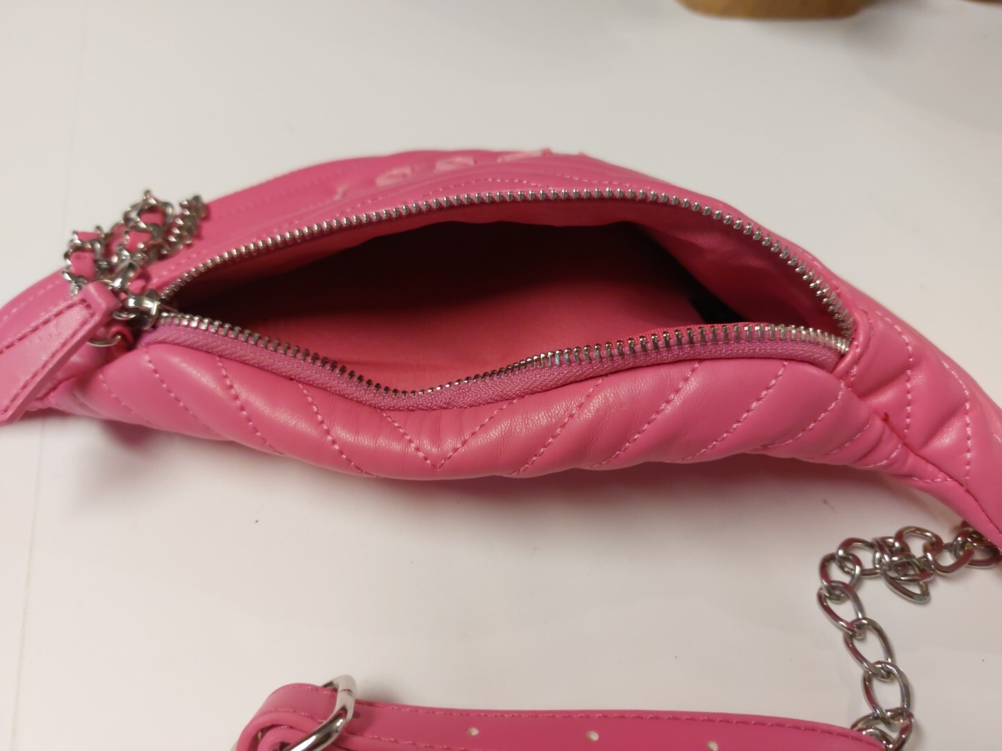 Guess Hot Pink Shoulder Bag Crossbody Fanny Pack Patent Finish 100% PU