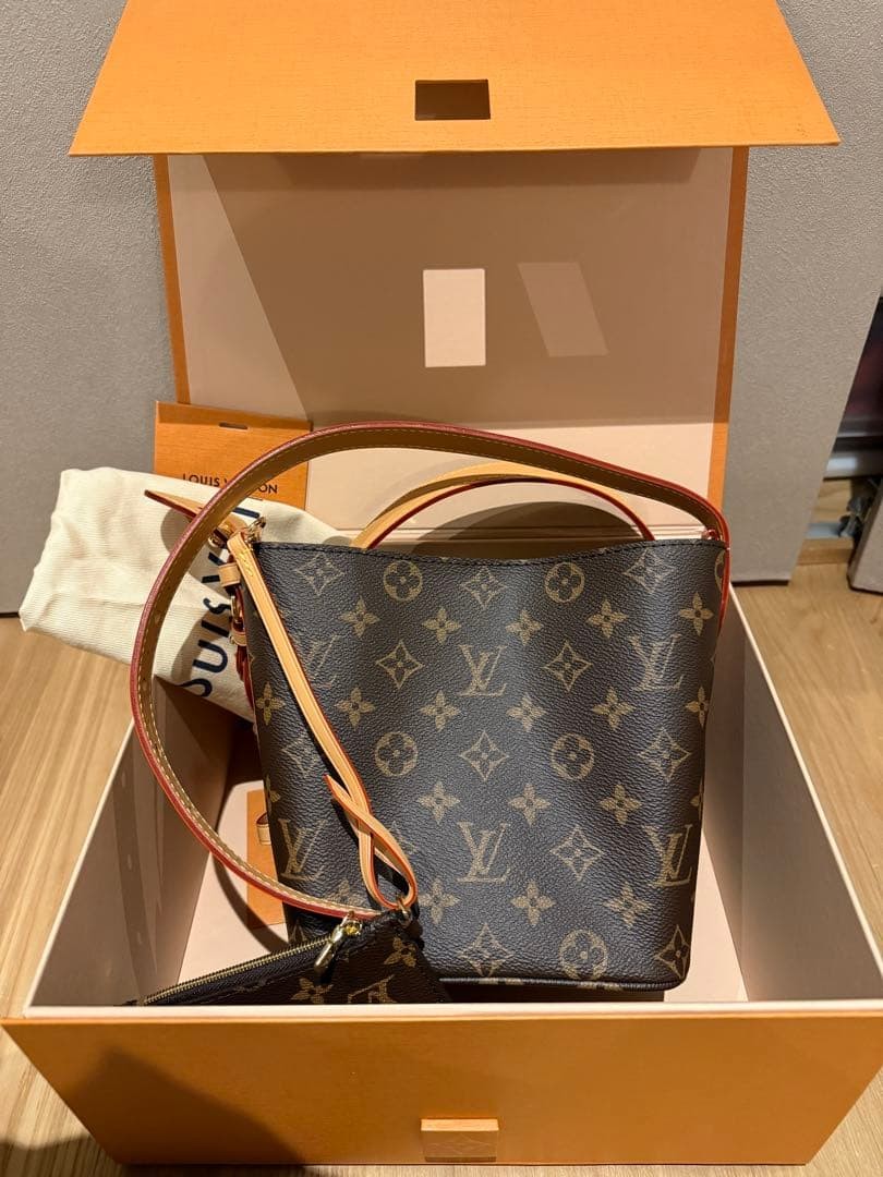 Brand new and unused Louis Vuitton All in BB