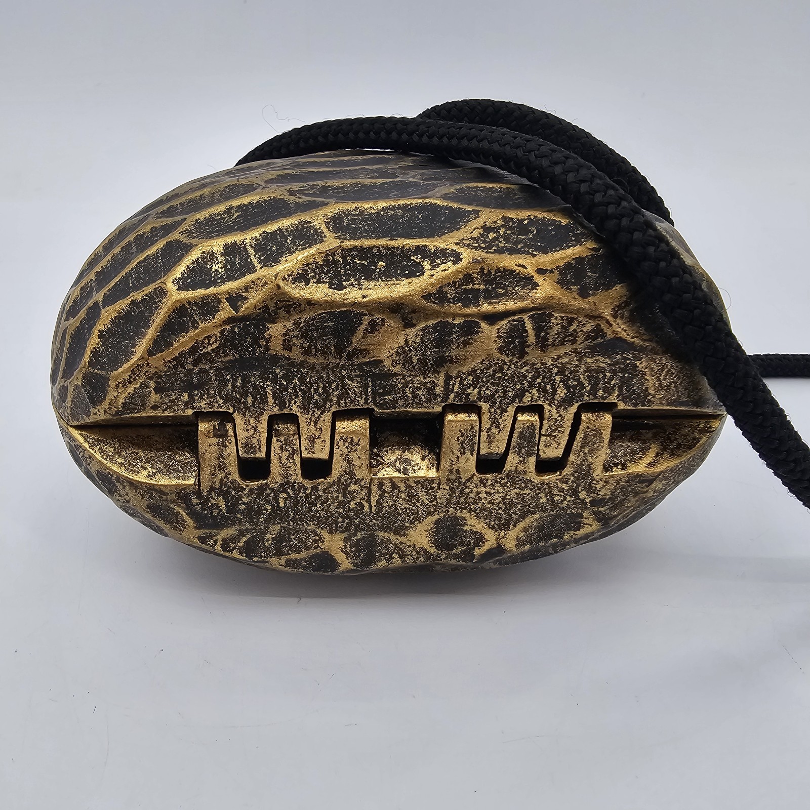 TIMMY WOODS Wooden Dimpled Black & Gold Hinged Clutch Cross Body Bag Tassel