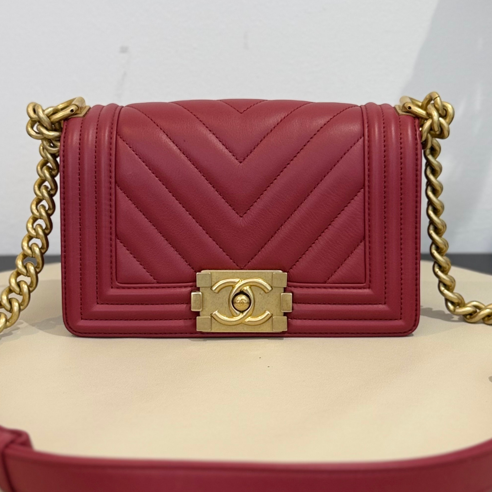 Chanel Le Boy Small Red Gold Chain Shoulder Crossbody Bag Classic Fashion