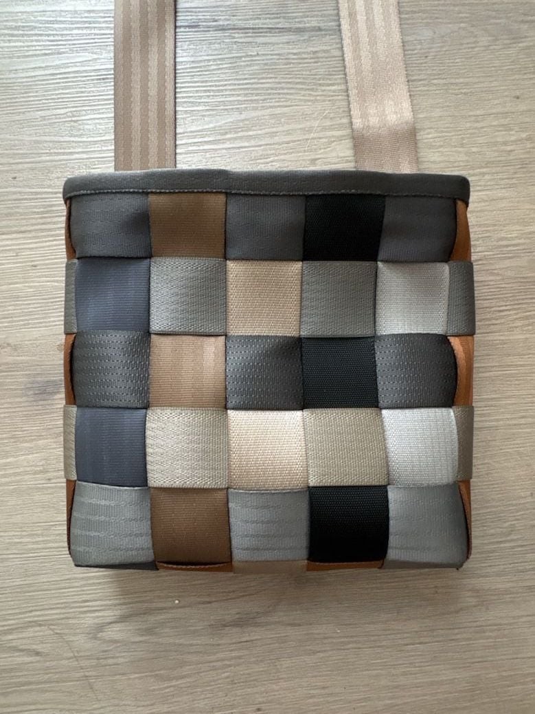 Harveys The Original Seatbelt Bag Woven Crossbody Messenger Bag