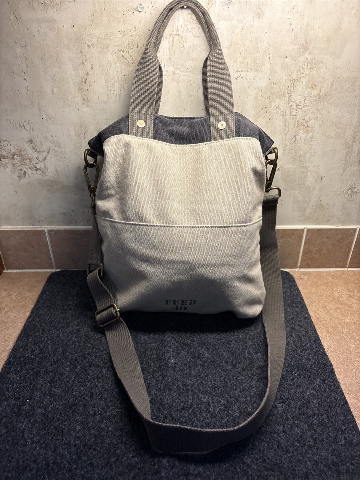 FEED 40 Beige & Green Canvas Crossbody Bag Long Strap Magnetic Closure
