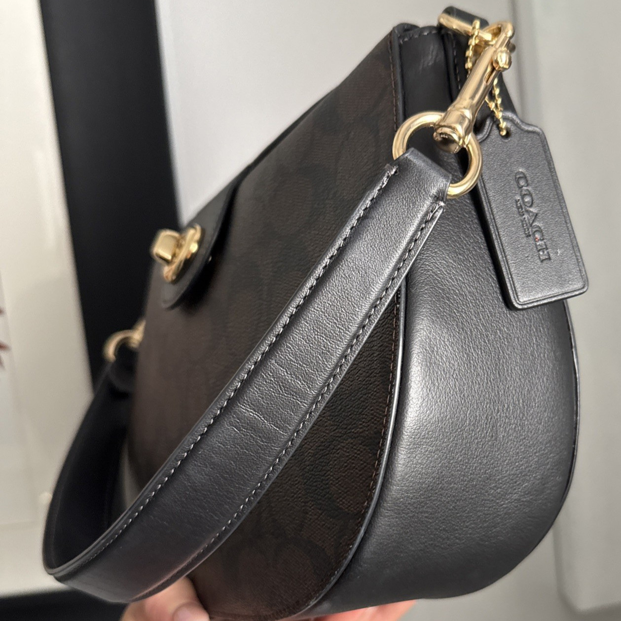 COACH Half Moon Turlock Signature Handbag New Without Tags CH554 8.5” 6.5” 2.75”