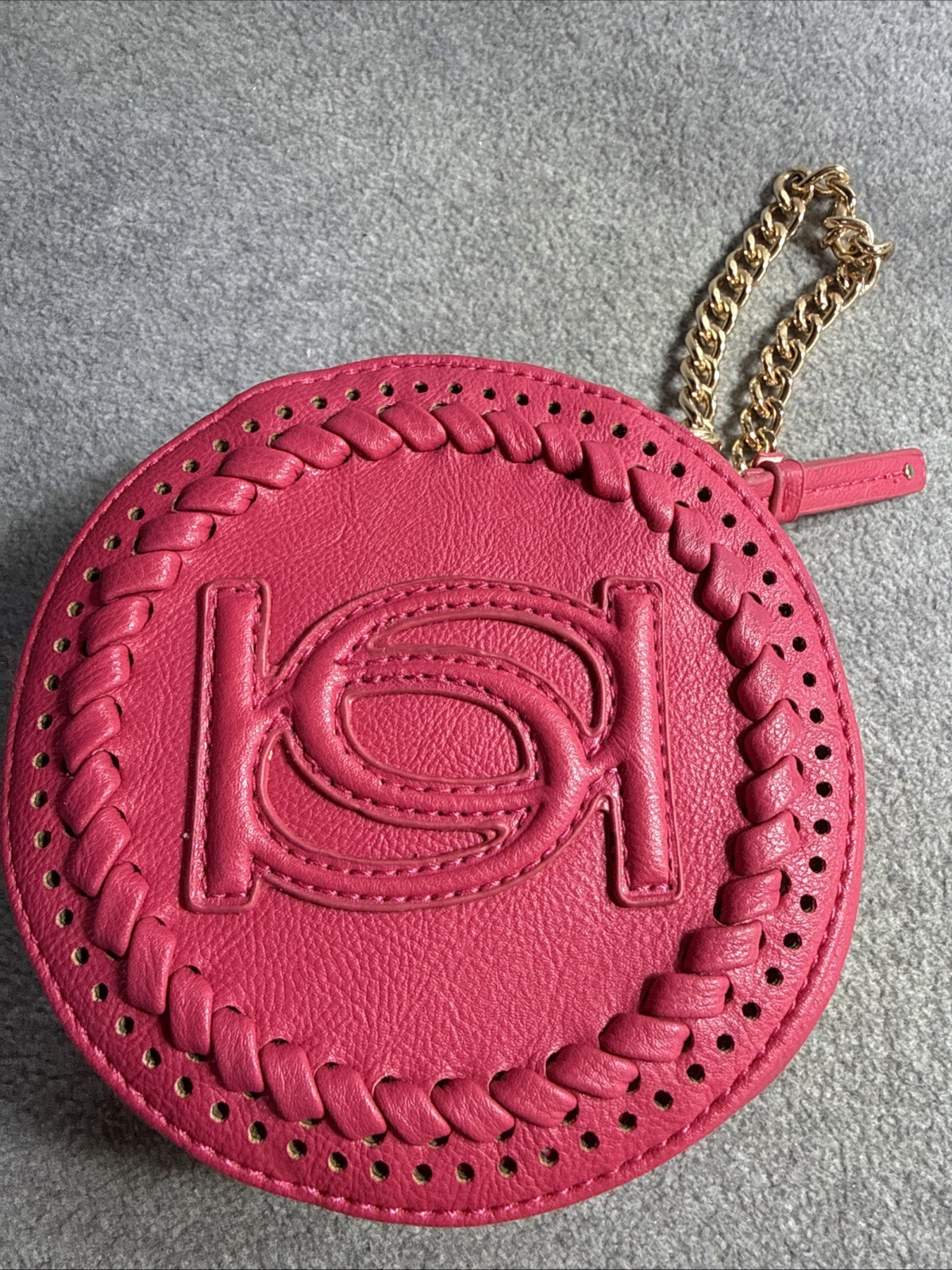 BeBe Pink Round Wristlet Purse Coin Pouch Clutch with gold chain, Zipper