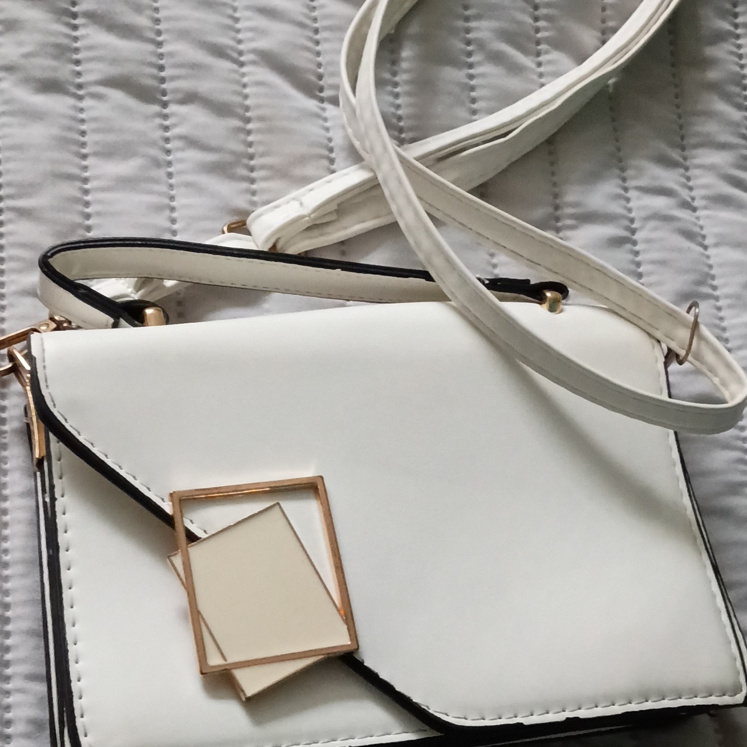 White Women’s Rectangle Crossbody Bag Detachable Strap Gold Hardware Zip