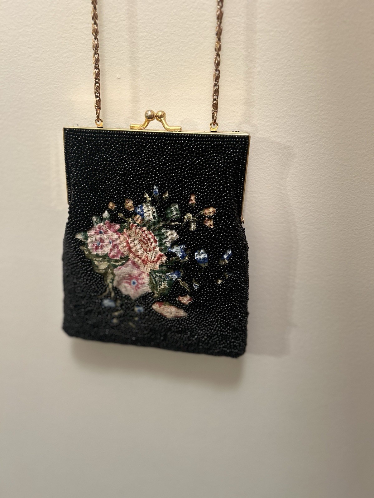 Vanessa Black Beaded Floral Shoulder Bag Kiss Lock Chain Strap Gold Hardware