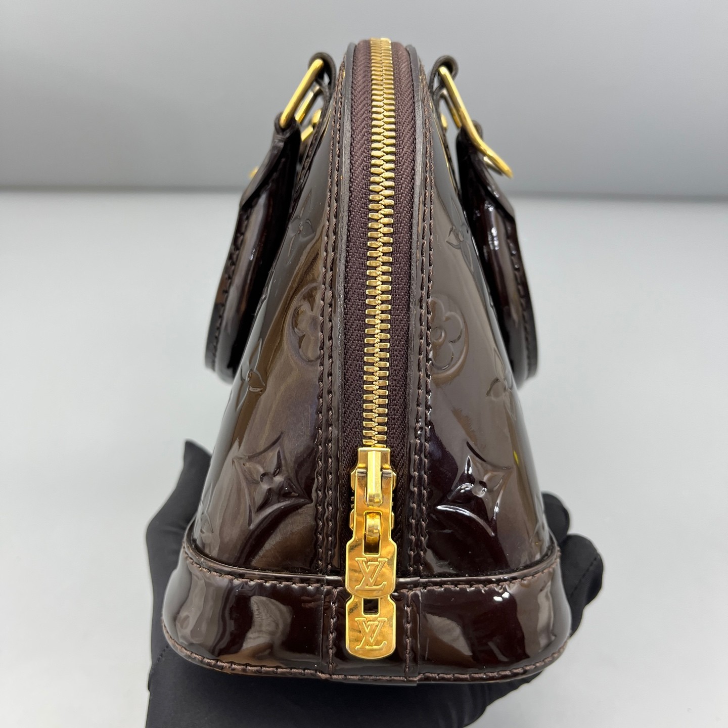 AUTH LOUIS VUITTON LV Alma BB Amarante Cherry Vernis Leather Bag.