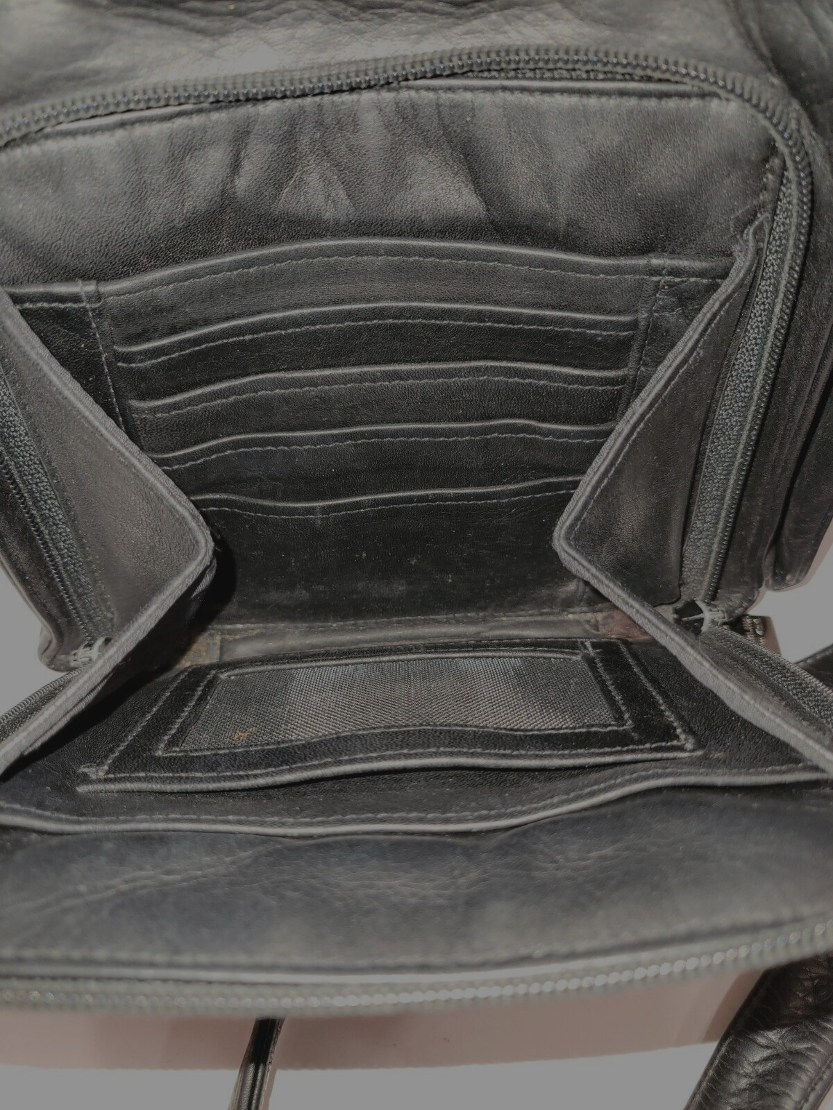 Perlina Black Soft Leather Crossbody/Shoulder Bag Classic Style Approx 8″ x 8″