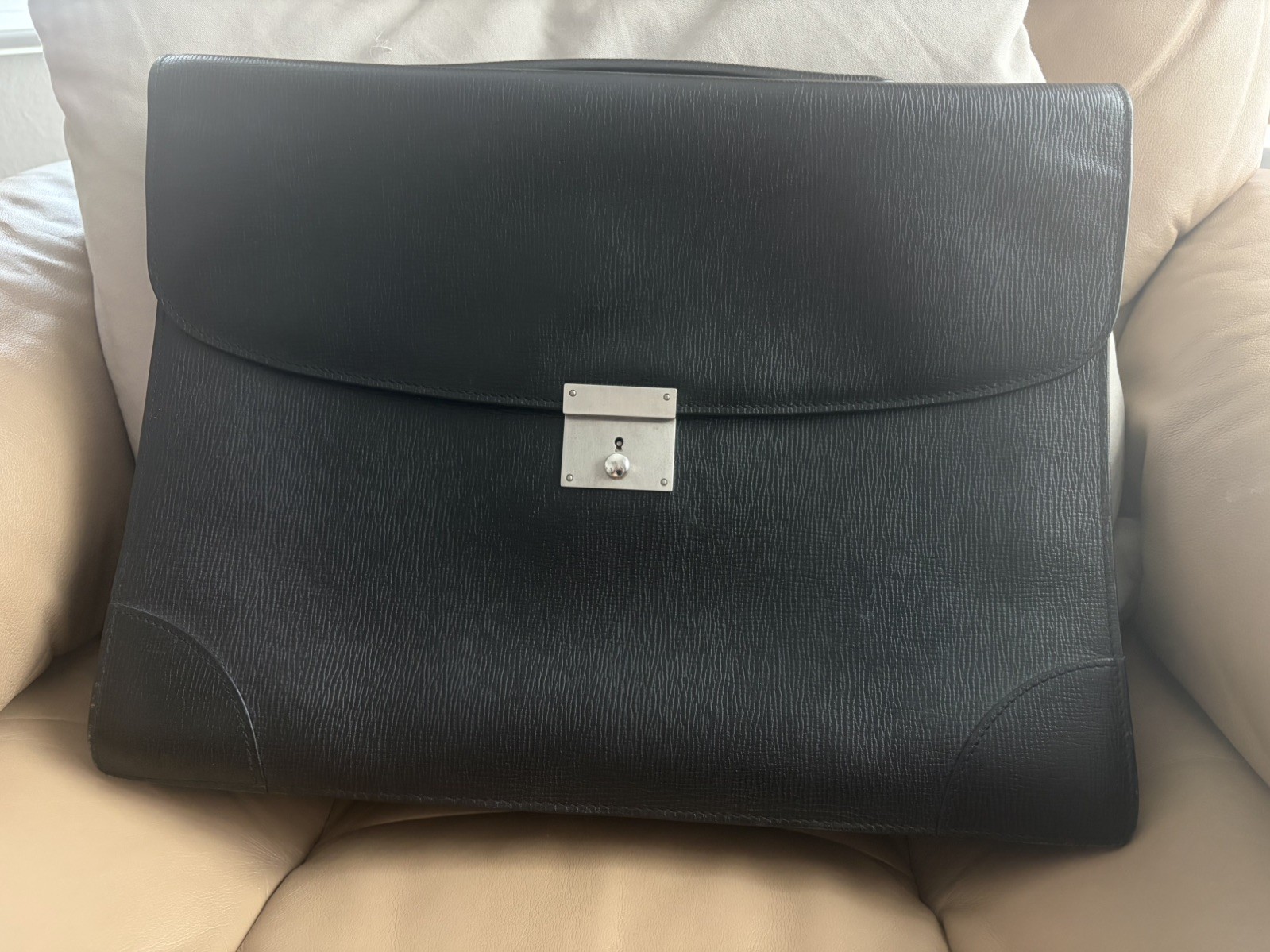Elegant Valextra Briefcase two Gusset Black Italian Leather laptop bag 14.5 x 10