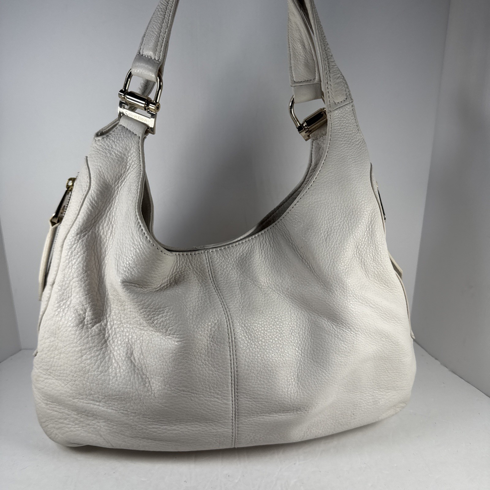 Vintage Calvin Klein White Pebbled Leather Hobo Shoulder Bag w/ Gold Accents GUC