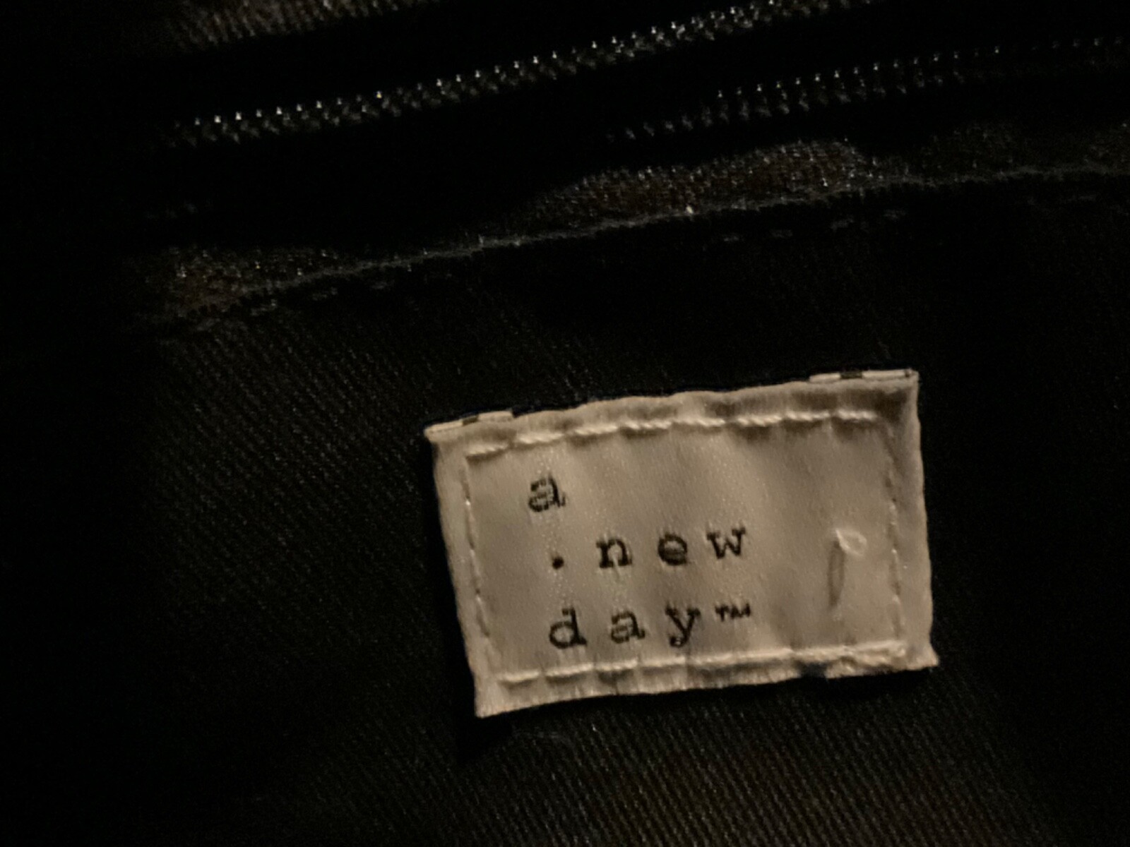 A NEW DAY FLORAL WALLET ON A STRING CROSSBODY BAG PREOWNED
