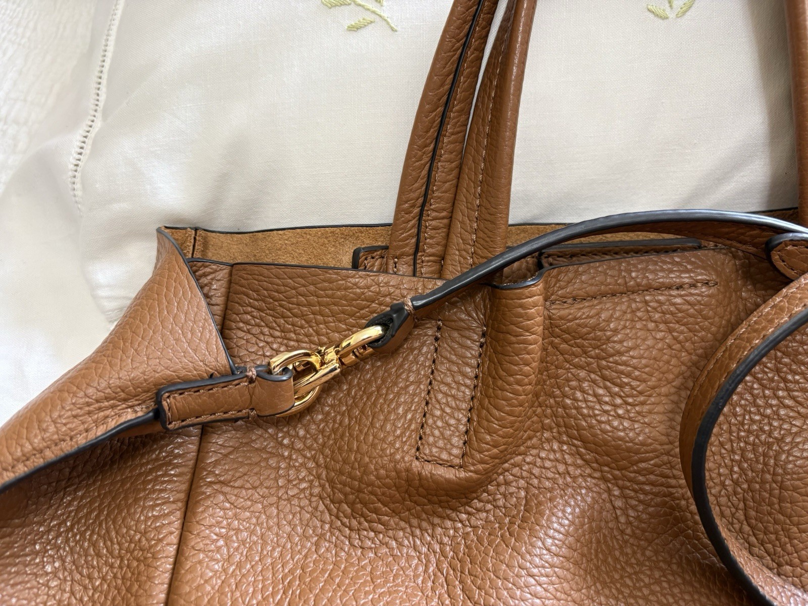 Banana Republic Pebbled Leather Shoulder Bag Brown Magnetic Snap Button 2handles