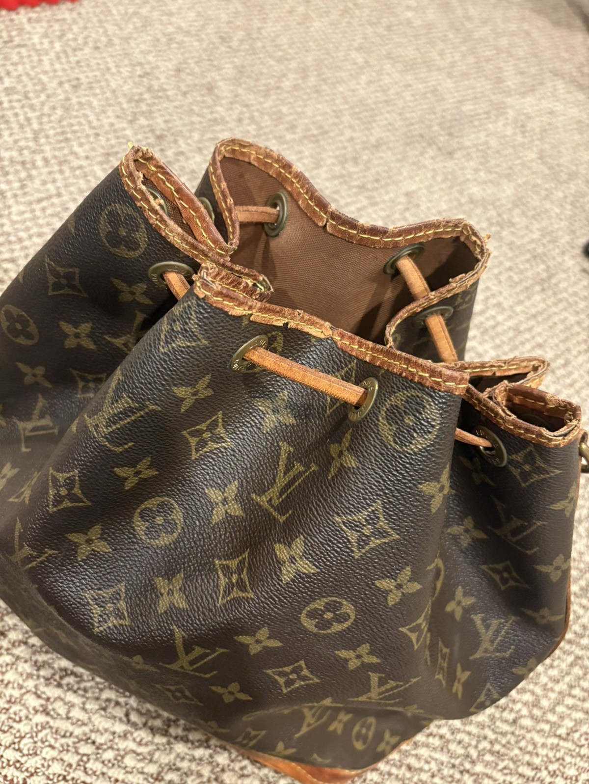 VINTAGE Louis Vuitton Noé Bag – Statement piece!!