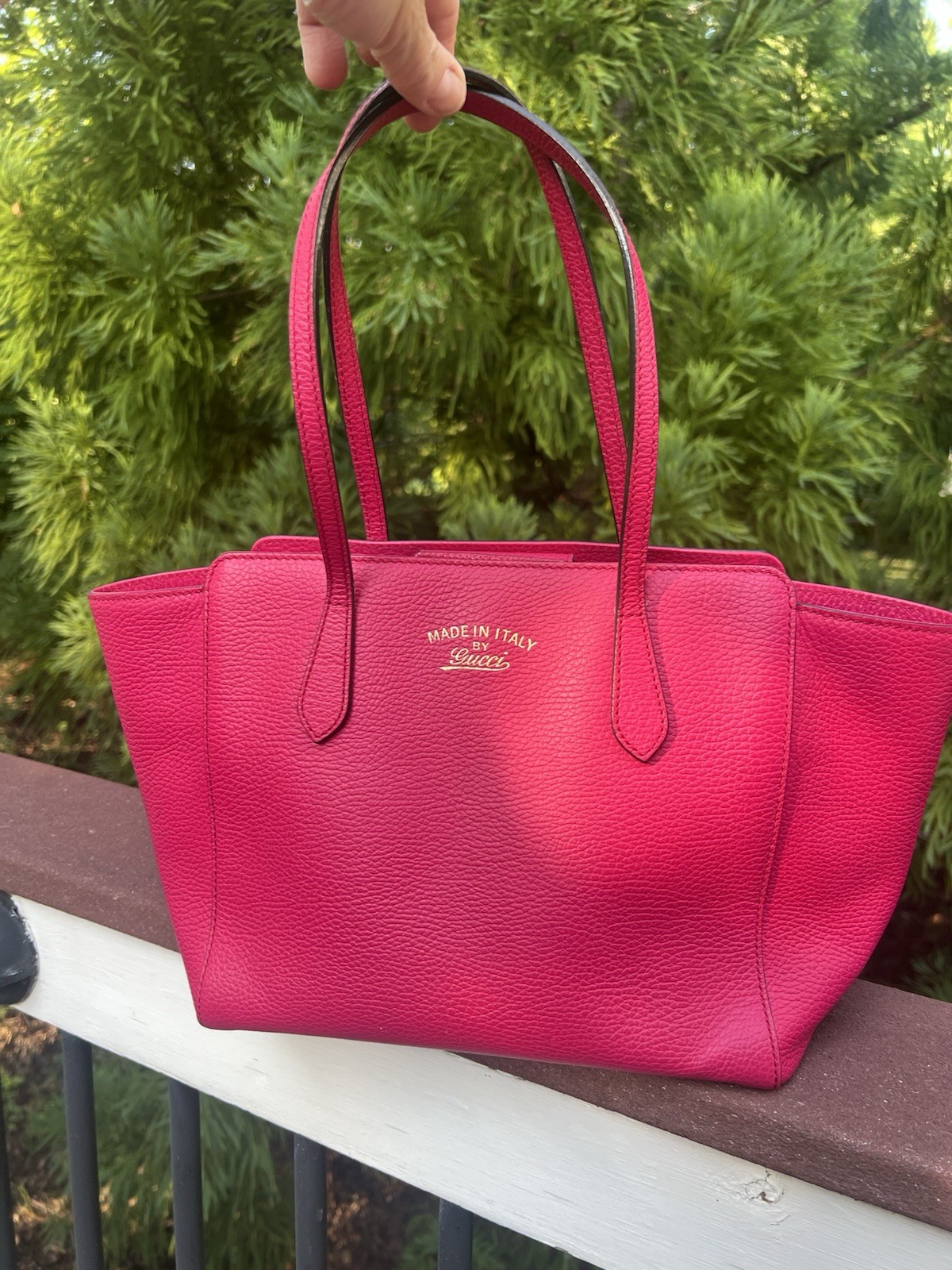 Gucci Swing Leather Tote Bag, Medium Hot Pink Pebbled Calfskin Bag